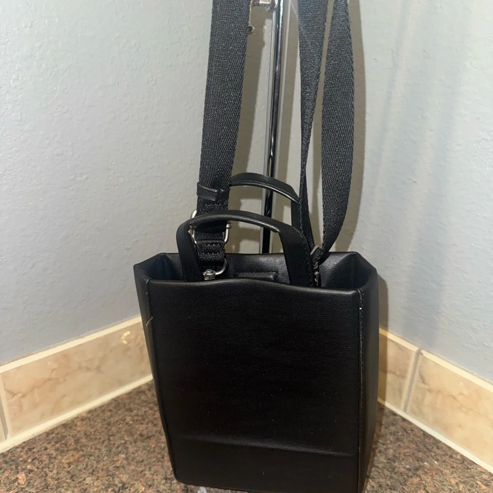 Zara Black Vertical Messenger Crossbody - Picture 1 of 3